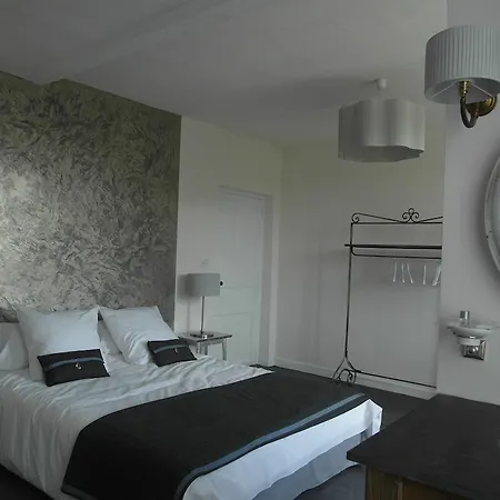 לינה וארוחת בוקר Balade D'alienor Taillebourg (Charente-Maritime)